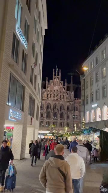 🎄 Weihnachtsfeier 2025 – München
Marienplatz ✔️
Hofbräuhaus ✔️🍻
Level 1 completed.
Aber das Spiel ist noch nicht vorbei … 😏
Team Metzger Fenster & Türen – bereit für das nächste Level!

#Level1Completed
#GameOn
#Weihnachtsfeier2025
#München
#Marienplatz
#Hofbräuhaus
#TeamMetzger
#MetzgerFensterbau
#TeamEvent
#BleibtGespannt
#TeamSpirit