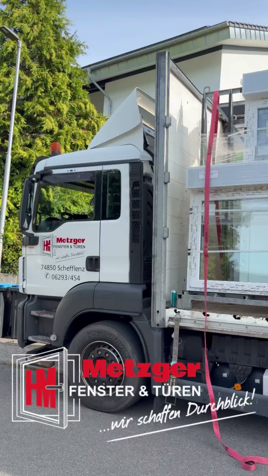 🚛🪟 Direkt beim Kunden vor Ort!

Da es hier ordentlich bergauf geht, laden wir die neuen Fenster mit dem LKW möglichst nah an der Baustelle aus.

Das erspart unnötig weite Wege mit den schweren Elementen und macht die Arbeit für unsere Monteure ein gutes Stück angenehmer. 💪

Jetzt kann’s an die Montage gehen! 🔨🪟

📞 06293 454
📱 WhatsApp: 0151 28777521

#Fenster #Montage #Handwerk #Schefflenz #MetzgerFenster