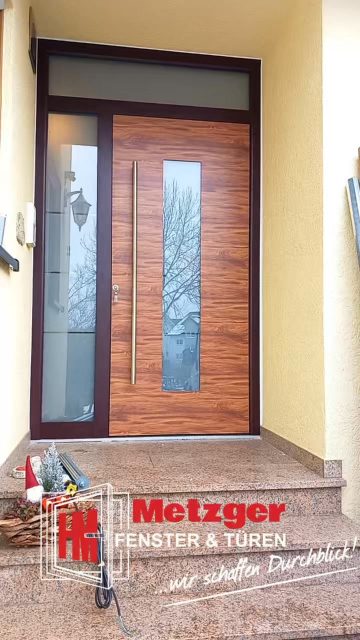 🚪✨ Alt raus, neu rein!
In diesem Video seht ihr, wie eine alte Haustüre durch ein modernes, sicheres und energieeffizientes Modell ersetzt wird.

Eine neue Haustüre bedeutet nicht nur ein frisches Design, sondern auch mehr Wärmeschutz, Komfort und Sicherheit für euer Zuhause. 💪🏡

👉 Lust auf eine neue Haustüre? Wir beraten euch gerne!

📍 Metzger Fenster & Türen
Kochgrabenring 2
74850 Schefflenz
📞 06293 454

#Haustür #Renovierung #Hausbau #Modernisierung #Eigenheim #Sanierung #Handwerk #VorherNachher #HomeImprovement #Hausliebe