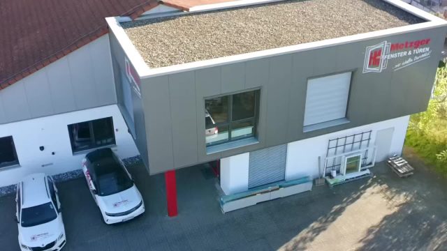 ☀️ Sonniger Start in die Woche! 

Zeit, neue Projekte anzugehen und frischen Wind ins Zuhause zu bringen. Ob moderne Fenster, sichere Türen oder individuelle Lösungen rund ums Haus – wir stehen euch mit Erfahrung, Qualität und persönlicher Beratung zur Seite. 

Von der Planung bis zur Montage bekommt ihr bei uns alles aus einer Hand. So wird euer Zuhause nicht nur schöner, sondern auch energieeffizienter und sicherer. 💪🏡 

Lasst uns gemeinsam eure Ideen umsetzen! 

#Wochenstart #SonnigerStart #Handwerk #Fenster #Türen #Modernisieren #Energieeffizienz #Renovieren #Hausbau #Heimwerken #RegionaleBetriebe #MetzgerFenster #QualitätVomFachbetrieb